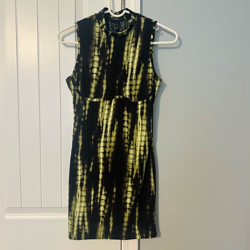Black/Green Bodycon Mockneck Dress